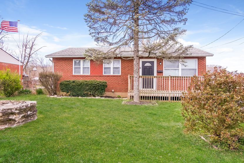 9412 TITAN DR LOUISVILLE, KY 40229